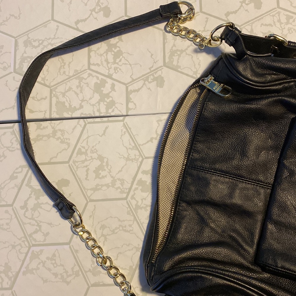 Steve Madden Black & Gold Purse Gem